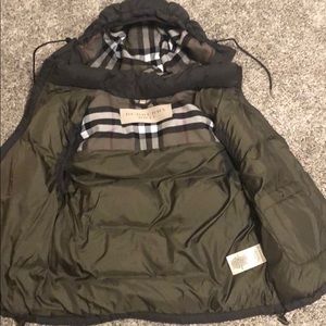 Men’s Burberry Vest (XL)